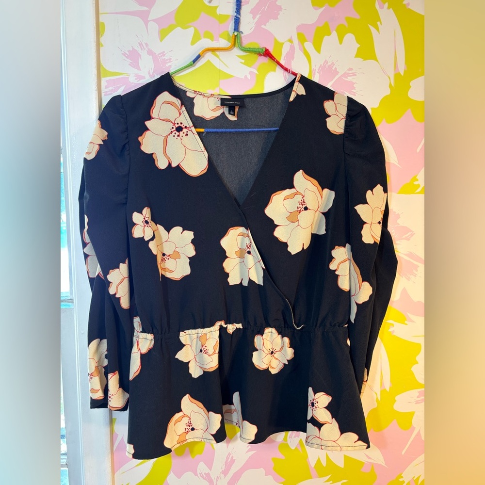 Who What Wear Black 3/4 Sleeve Top with Cream Floral Pattern